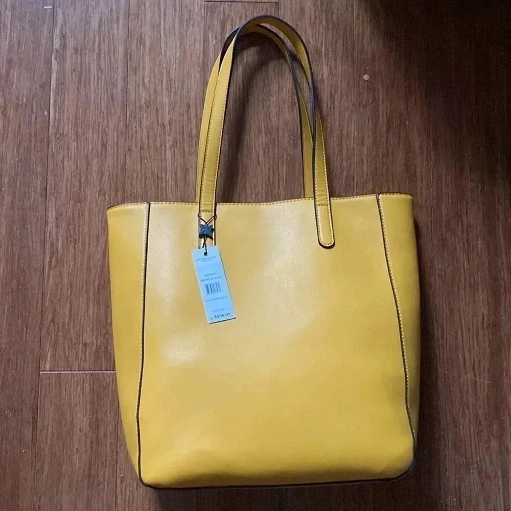 BCBG generation NWY  sailor tote honey gold